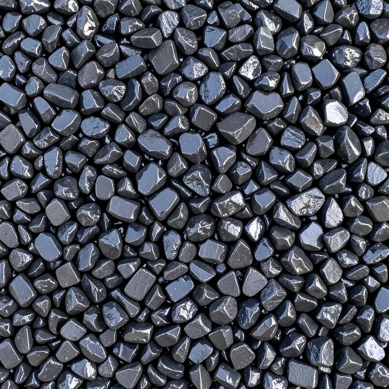 Black marble chips with glossy dark surfaces in 8-10 mm size