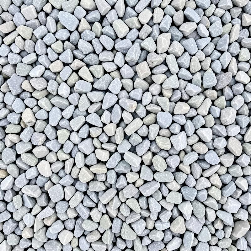 Grey marble chips with soft veined surfaces in 8-10 mm size